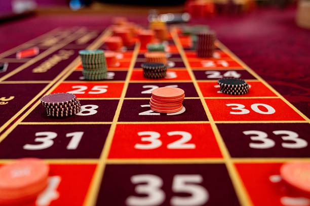 Betting interface during active round Sic Bo betting interface with bet type selection